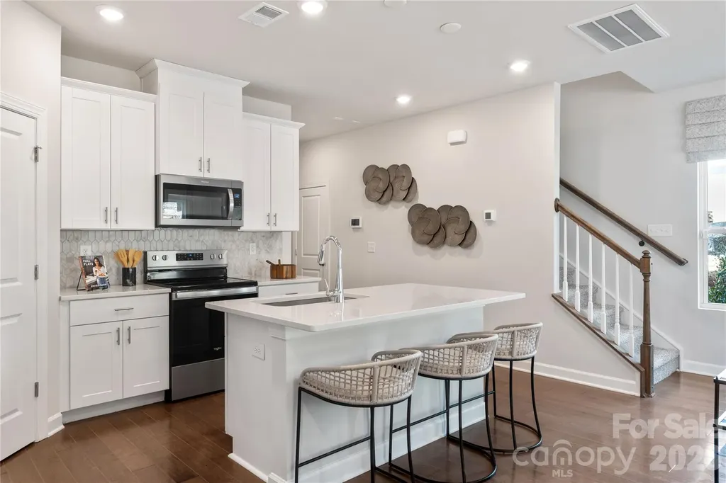 9013 Foggy Brook Loop Charlotte NC 28216