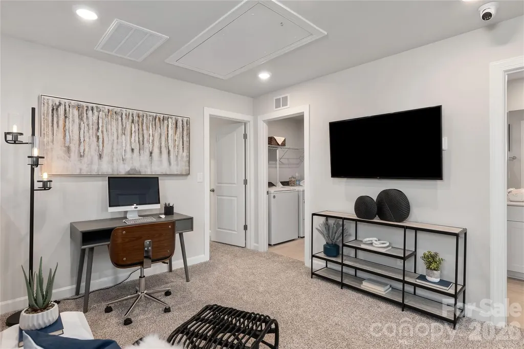 9013 Foggy Brook Loop Charlotte NC 28216