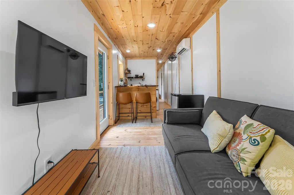 678 Forest Lake Heights Drive Nebo NC 28761
