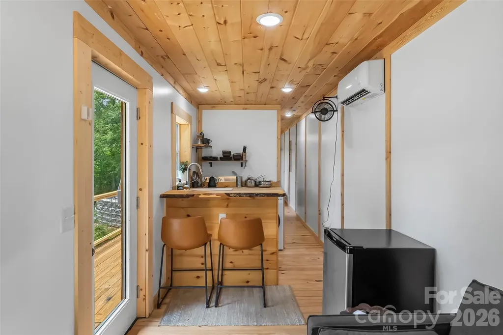 678 Forest Lake Heights Drive Nebo NC 28761