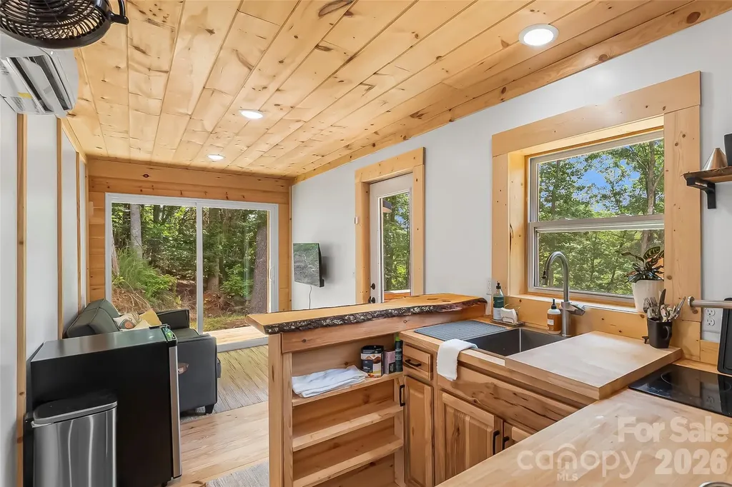 678 Forest Lake Heights Drive Nebo NC 28761
