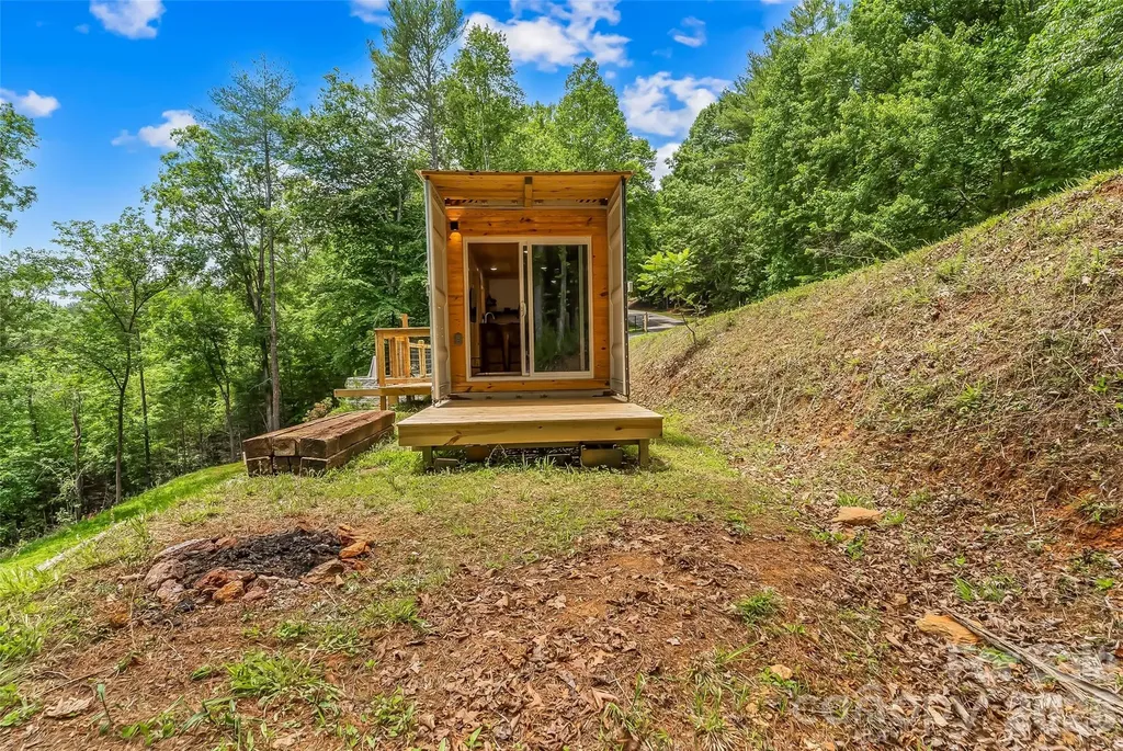 678 Forest Lake Heights Drive Nebo NC 28761