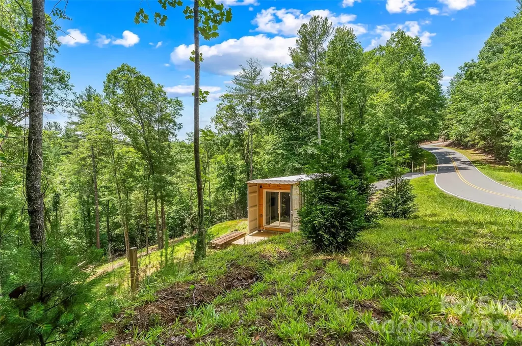 678 Forest Lake Heights Drive Nebo NC 28761