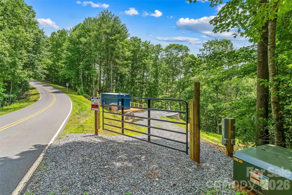 678 Forest Lake Heights Drive Nebo NC 28761
