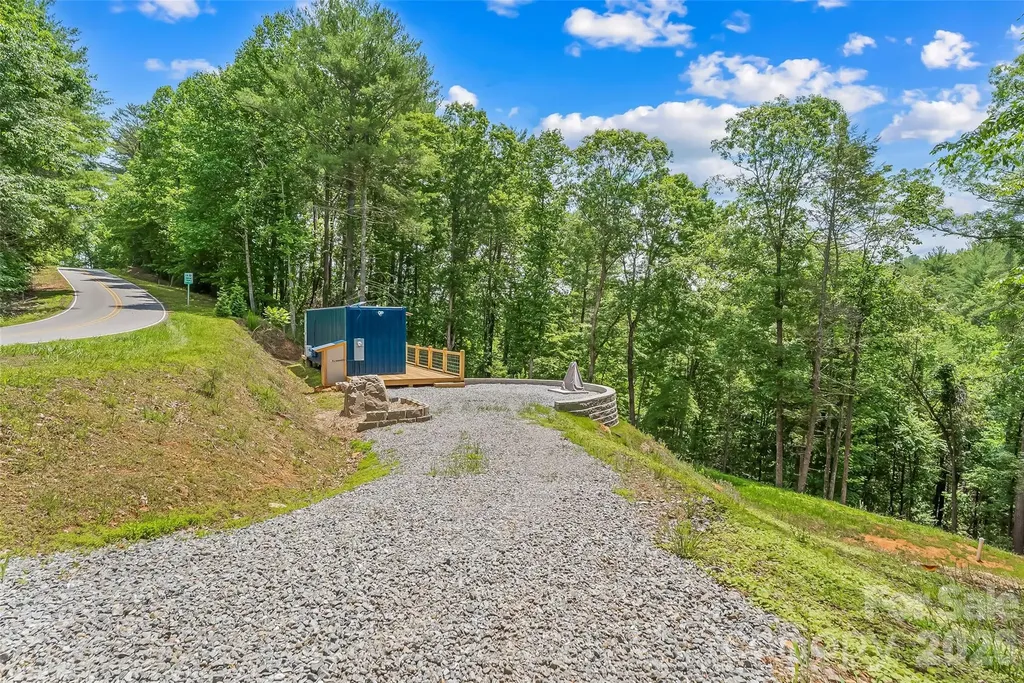 678 Forest Lake Heights Drive Nebo NC 28761