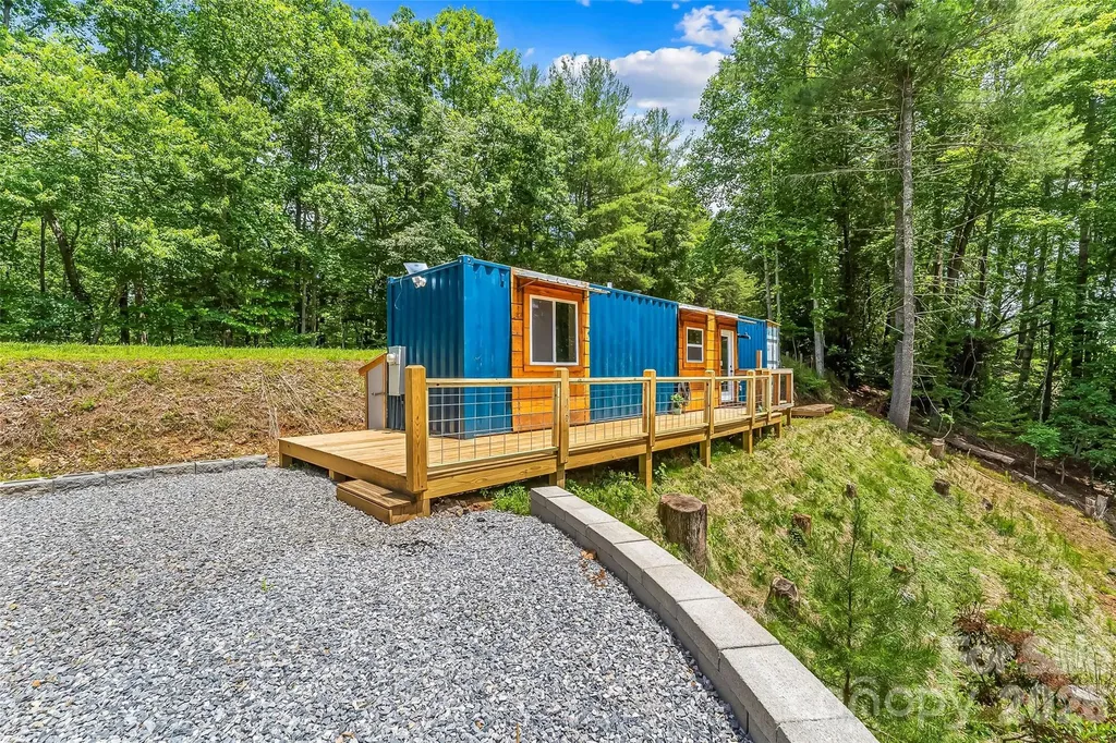 678 Forest Lake Heights Drive Nebo NC 28761
