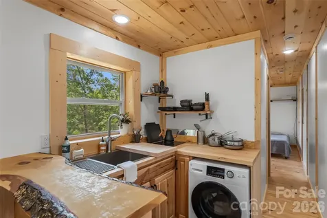 678 Forest Lake Heights Drive Nebo NC 28761