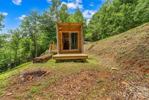 678 Forest Lake Heights Drive Nebo NC 28761