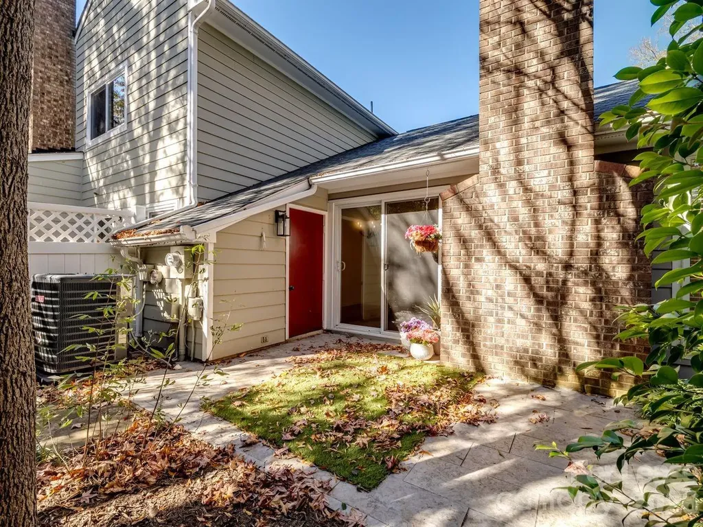 1077 Sardis Cove Drive Charlotte NC 28270