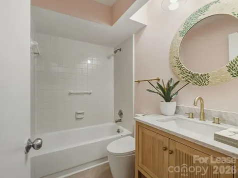 1077 Sardis Cove Drive Charlotte NC 28270
