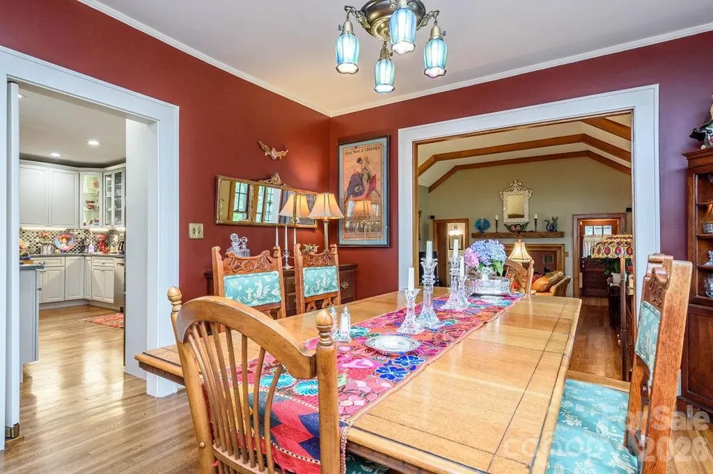832 4th Avenue W Hendersonville NC 28739