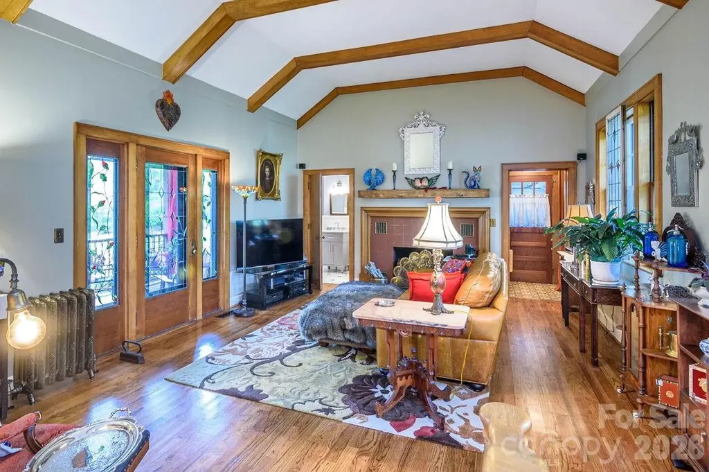 832 4th Avenue W Hendersonville NC 28739