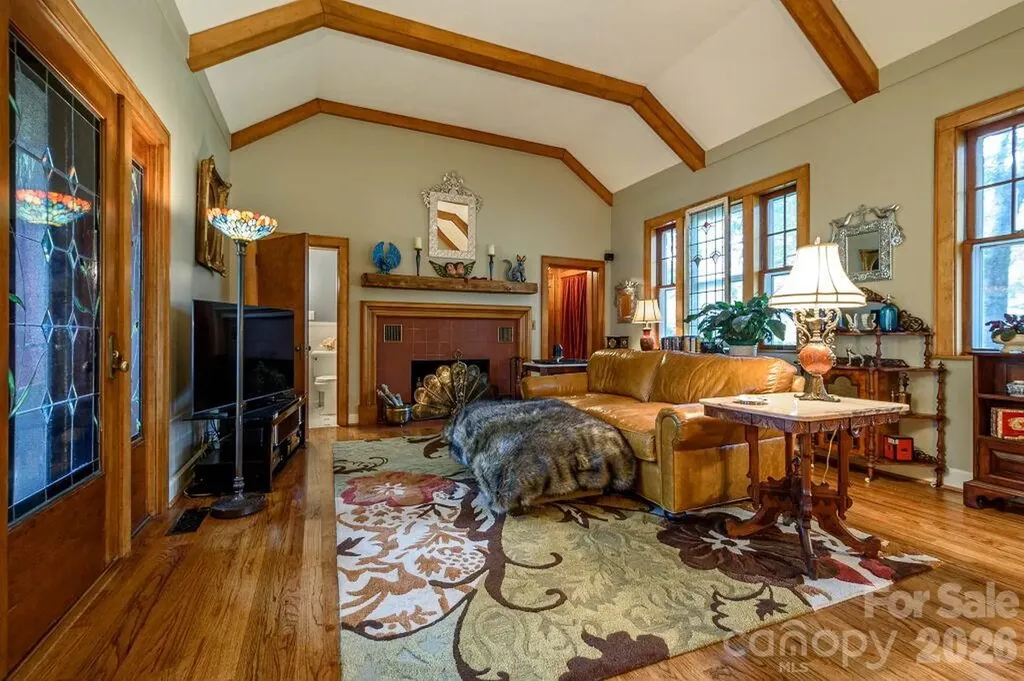 832 4th Avenue W Hendersonville NC 28739