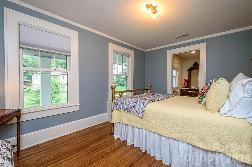 832 4th Avenue W Hendersonville NC 28739