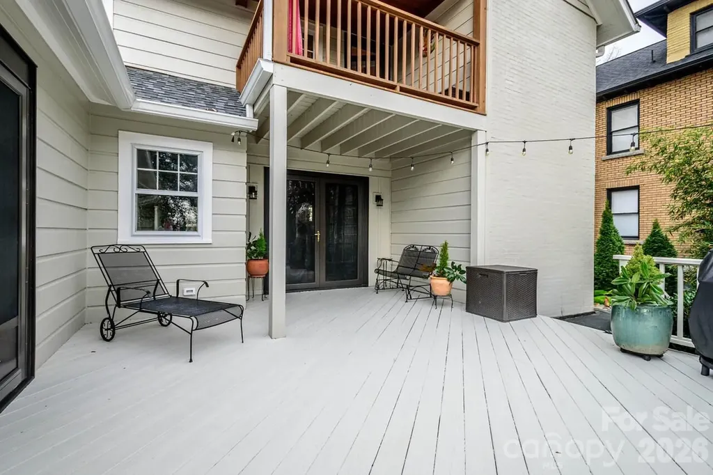 832 4th Avenue W Hendersonville NC 28739