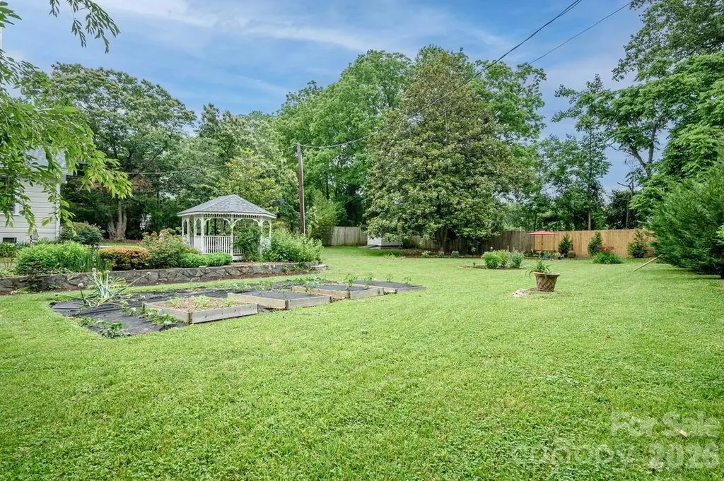 832 4th Avenue W Hendersonville NC 28739