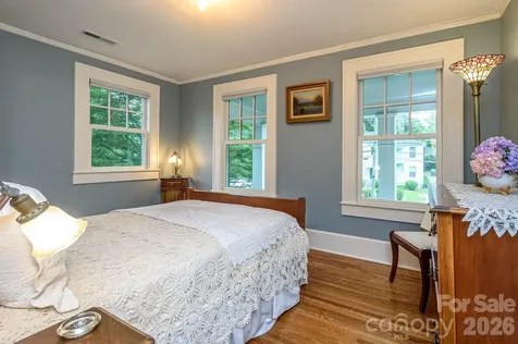 832 4th Avenue W Hendersonville NC 28739