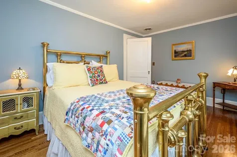 832 4th Avenue W Hendersonville NC 28739