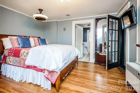 832 4th Avenue W Hendersonville NC 28739