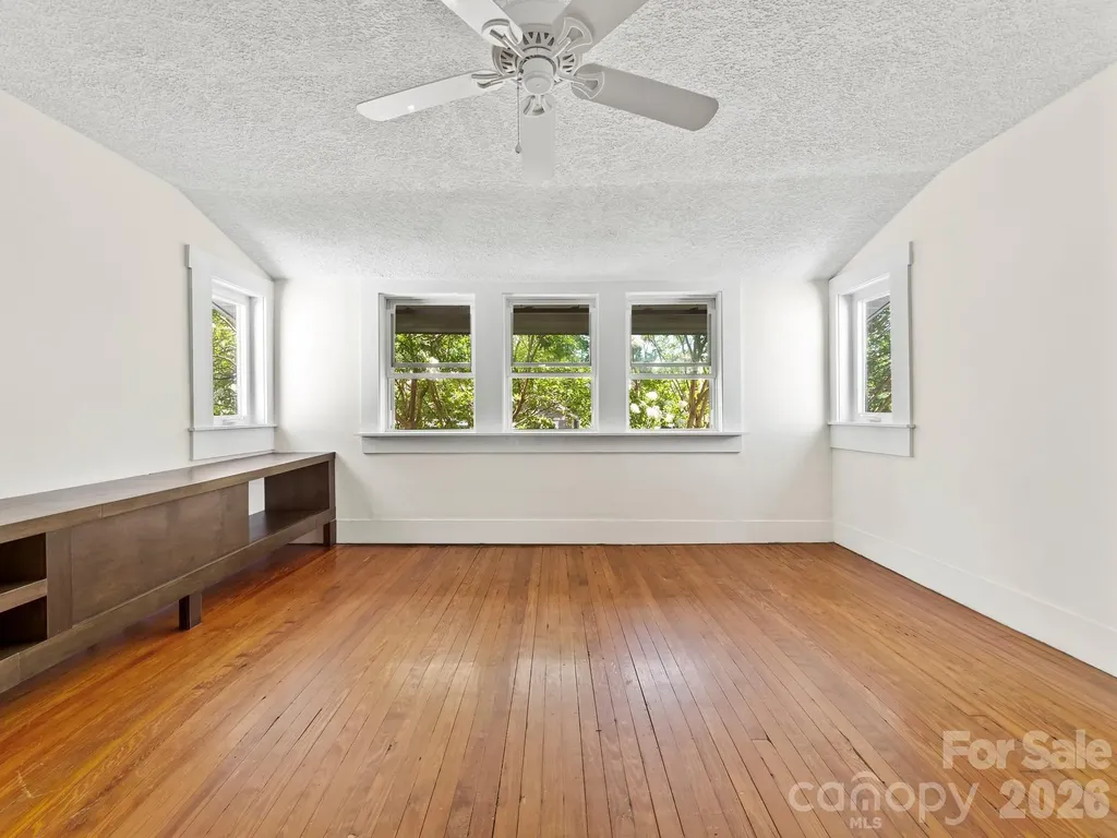 102 Courtland Avenue Asheville NC 28801