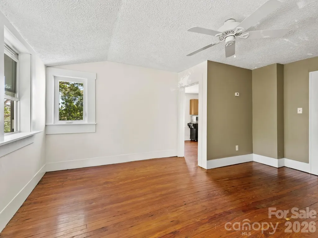 102 Courtland Avenue Asheville NC 28801