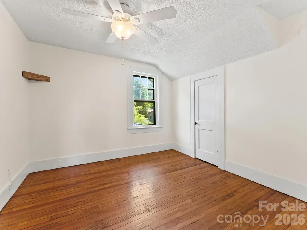 102 Courtland Avenue Asheville NC 28801