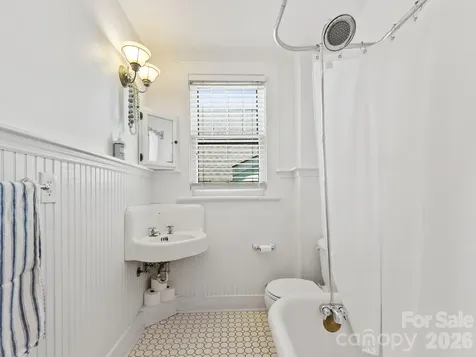 102 Courtland Avenue Asheville NC 28801