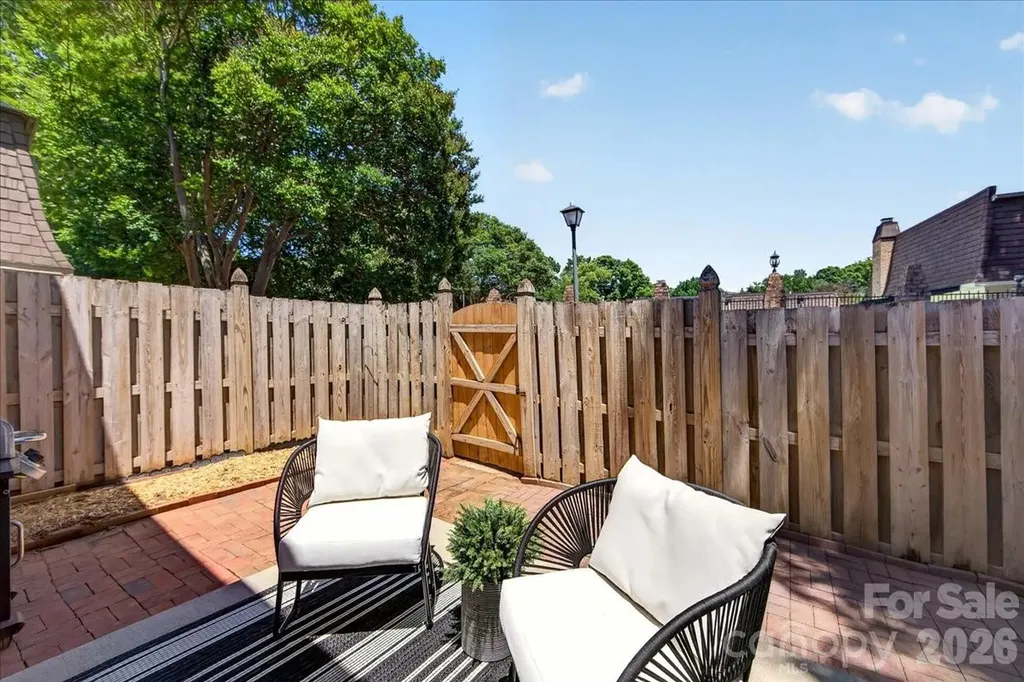 2229 Rexford Road Charlotte NC 28211