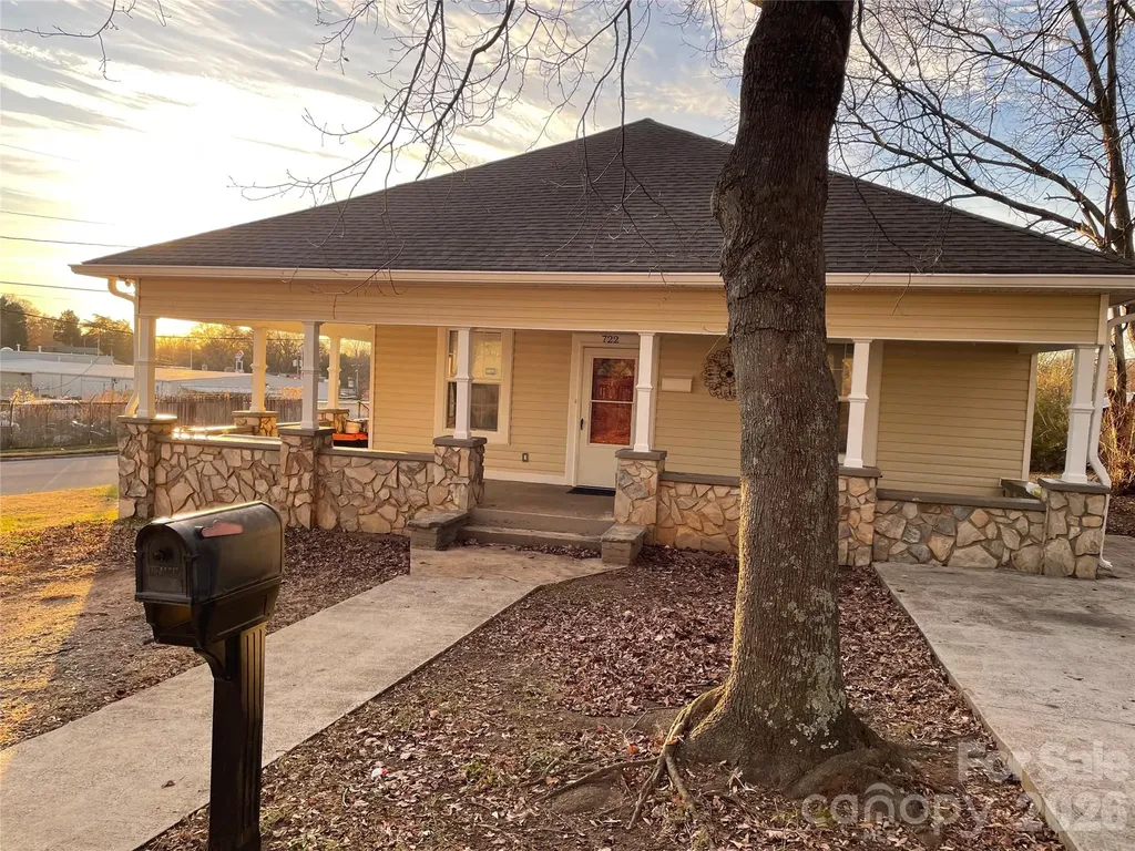 722 Live Oak Street Shelby NC 28150