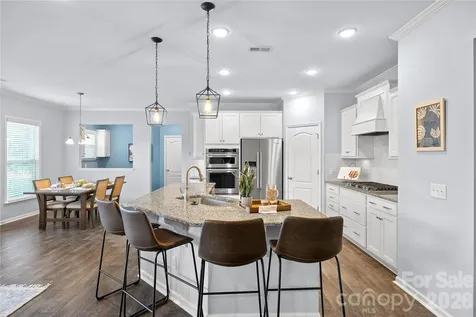 10522 Honeyfur Court Charlotte NC 28278