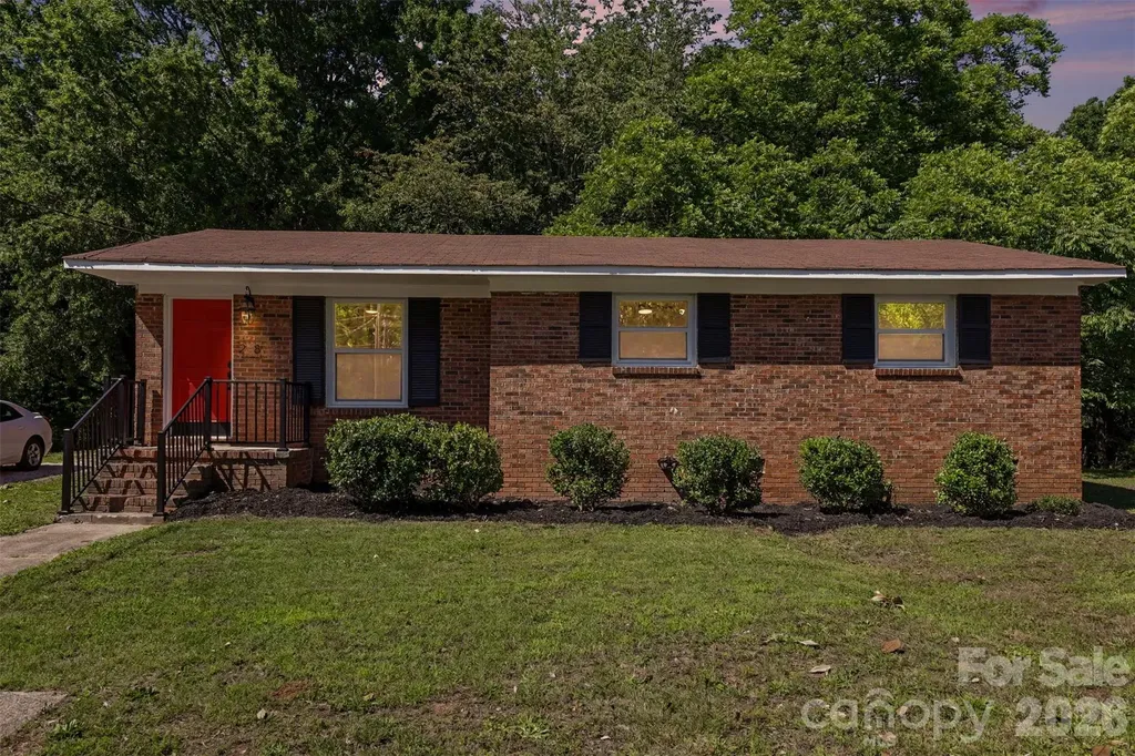 28 Maiden Lane York SC 29745