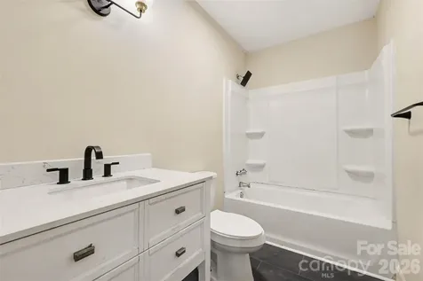 28 Maiden Lane York SC 29745