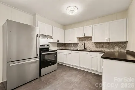 28 Maiden Lane York SC 29745