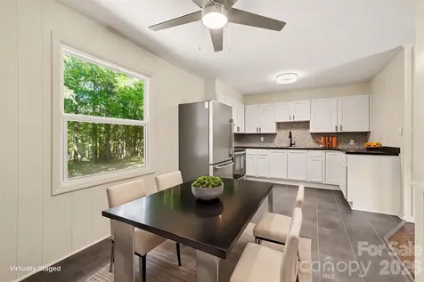 28 Maiden Lane York SC 29745
