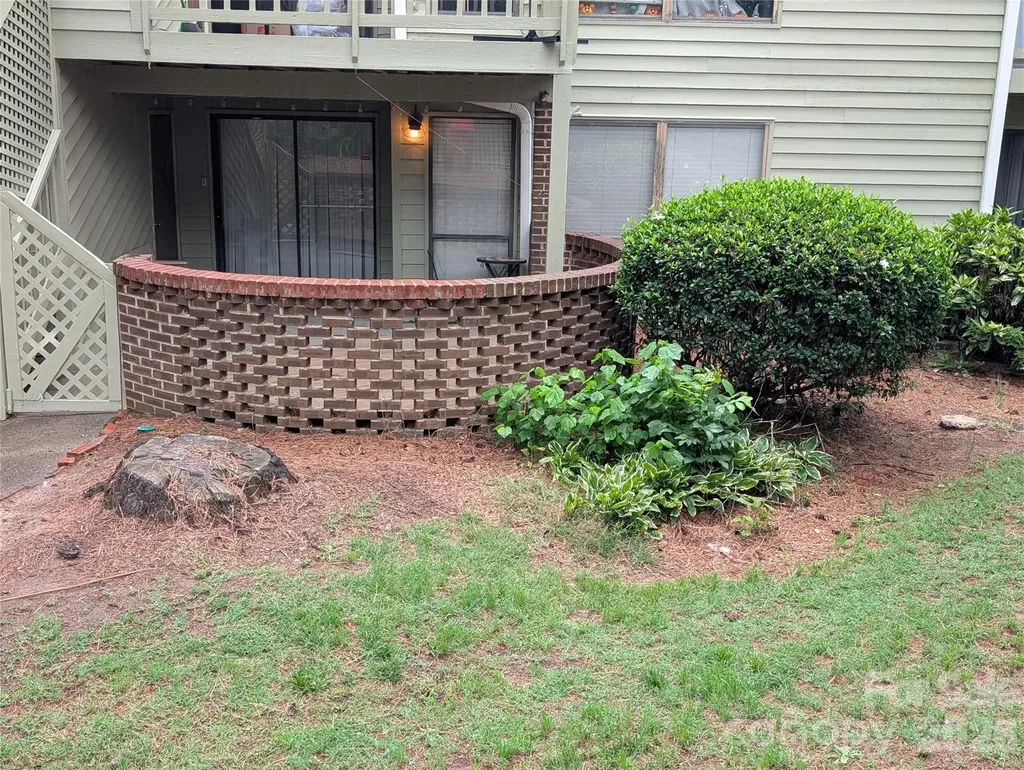 Charlotte NC, 1600 Sharon Road