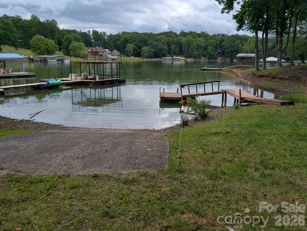 197 Dogwood Drive Hayesville NC 28904