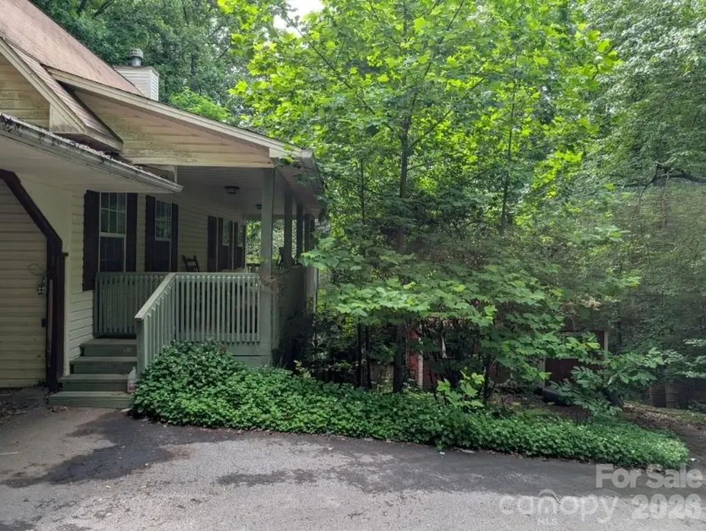 197 Dogwood Drive Hayesville NC 28904