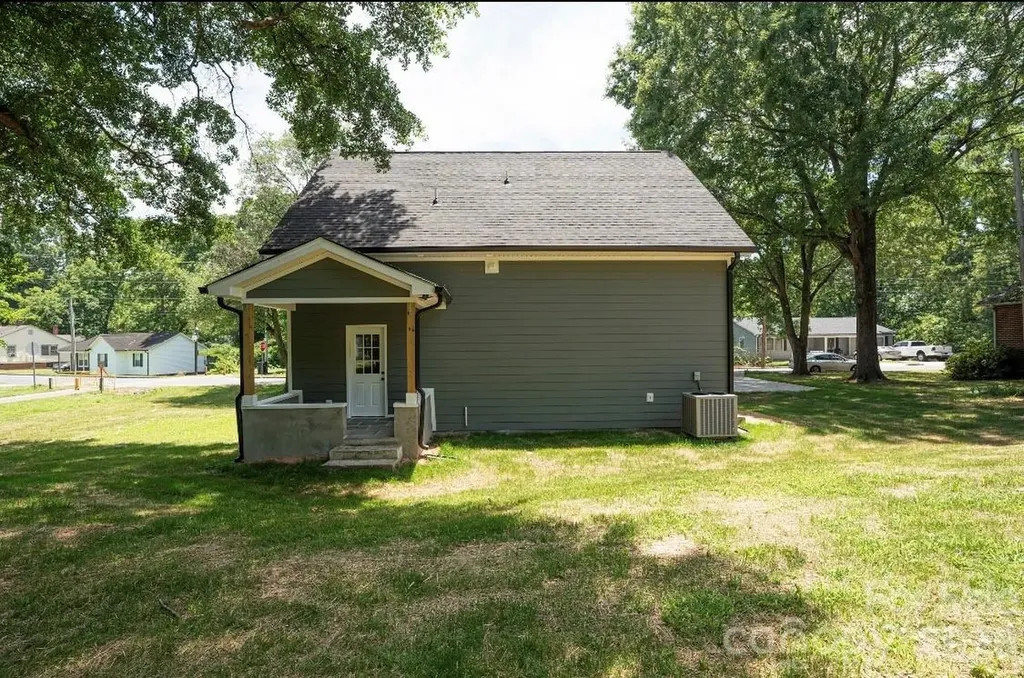209 East Dixon Street Lincolnton NC 28092