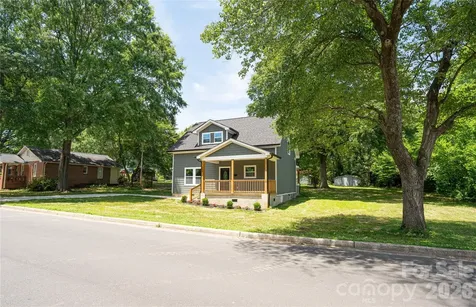 209 East Dixon Street Lincolnton NC 28092