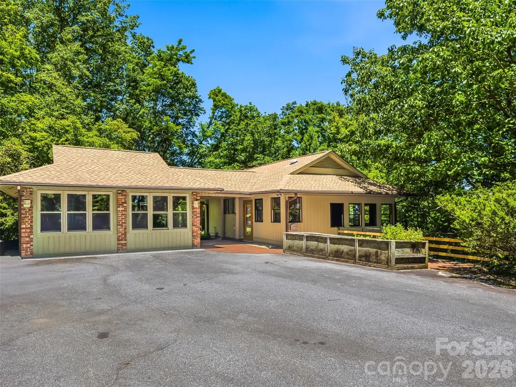 1430 Valmont Drive Hendersonville NC 28791