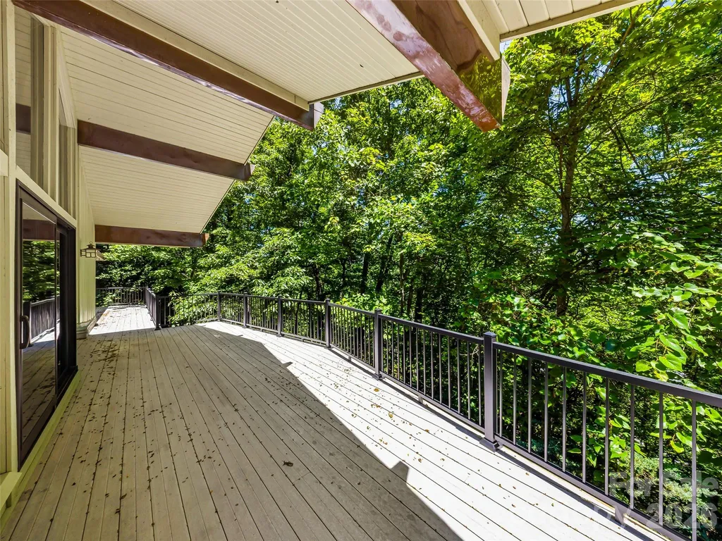 1430 Valmont Drive Hendersonville NC 28791