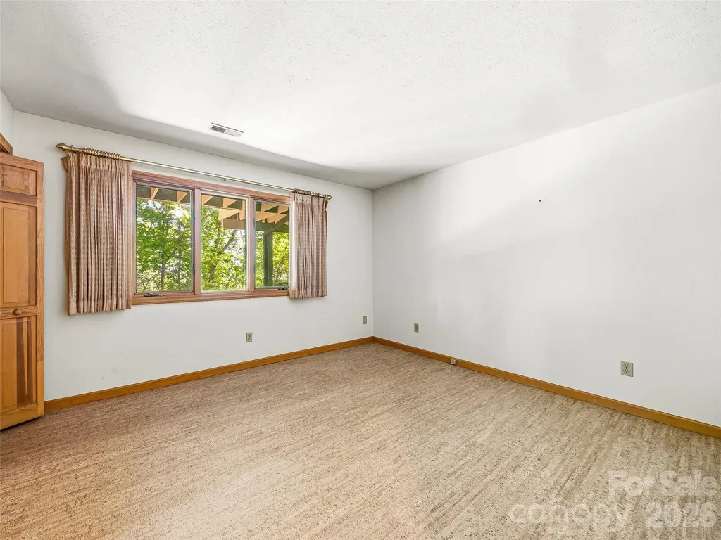 1430 Valmont Drive Hendersonville NC 28791