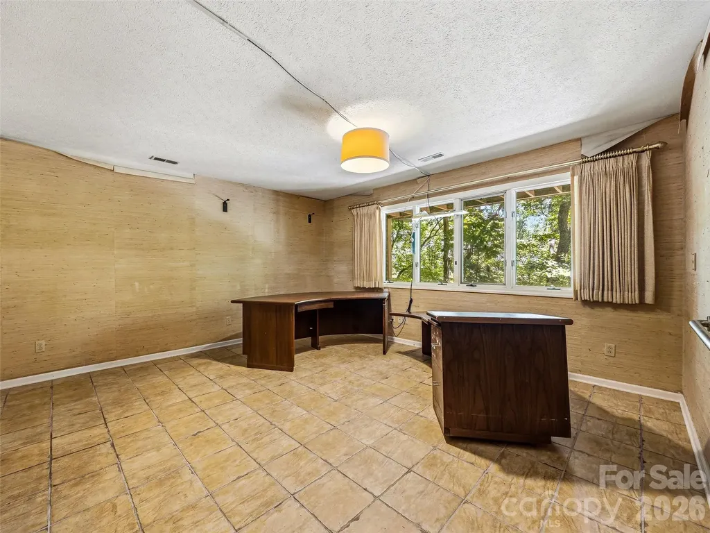 1430 Valmont Drive Hendersonville NC 28791