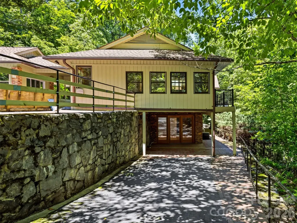 1430 Valmont Drive Hendersonville NC 28791