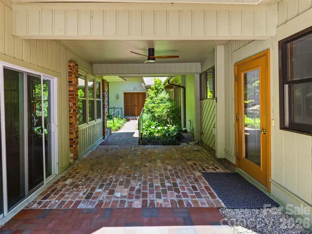 1430 Valmont Drive Hendersonville NC 28791