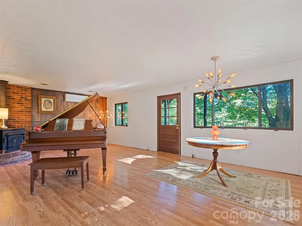 33 Wenlock Way Waynesville NC 28785