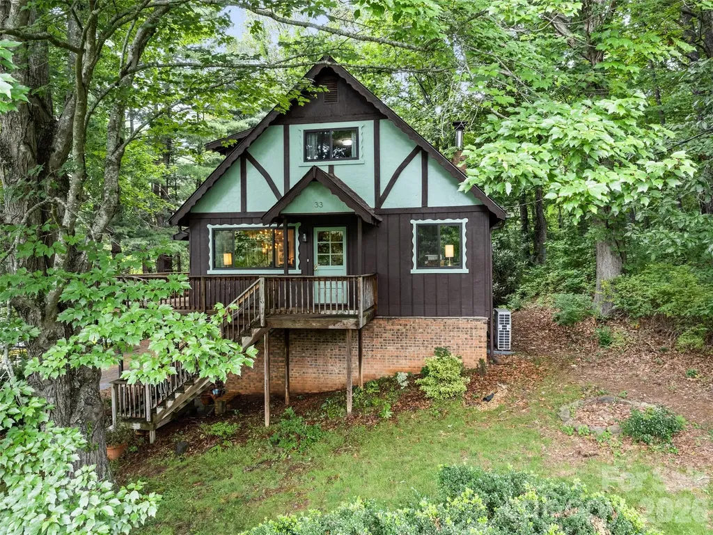 33 Wenlock Way Waynesville NC 28785