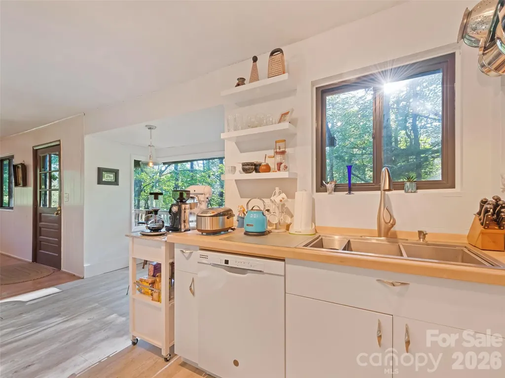 33 Wenlock Way Waynesville NC 28785