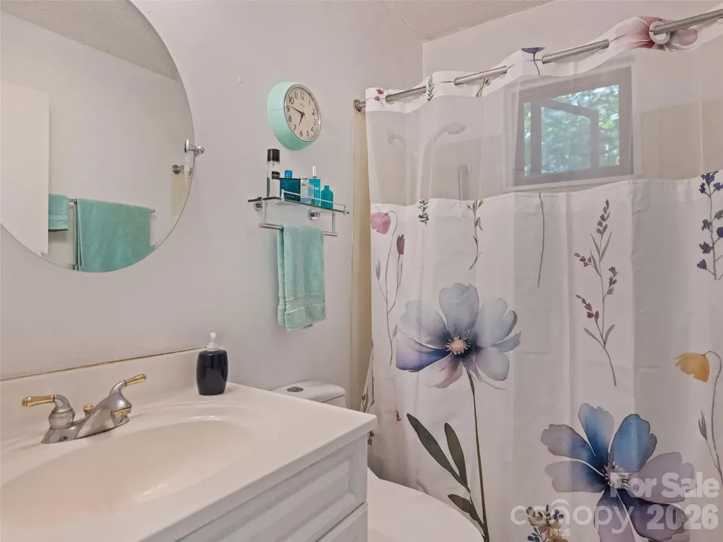 33 Wenlock Way Waynesville NC 28785