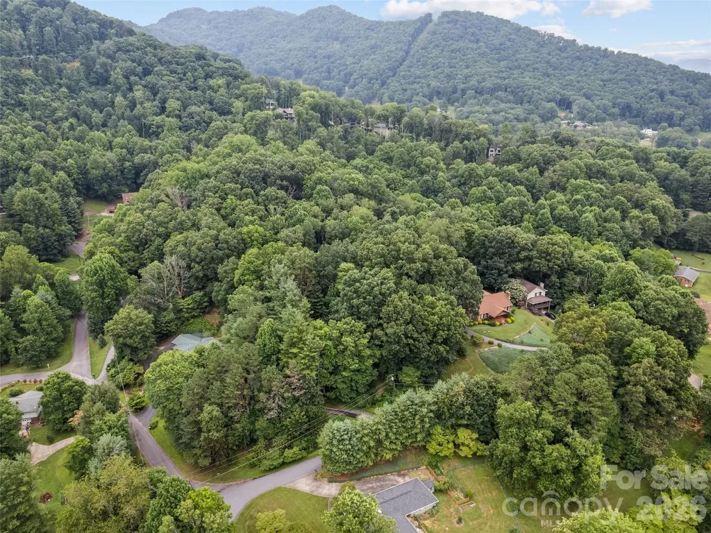 33 Wenlock Way Waynesville NC 28785